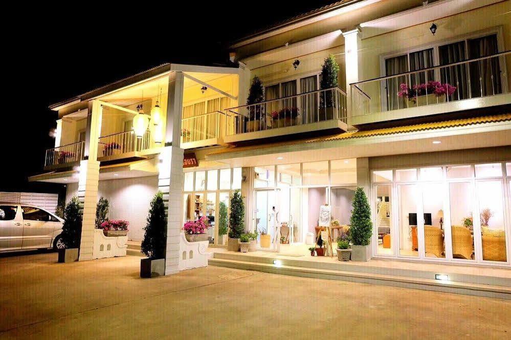 Hotel Baan Iyara Nan Exterior foto